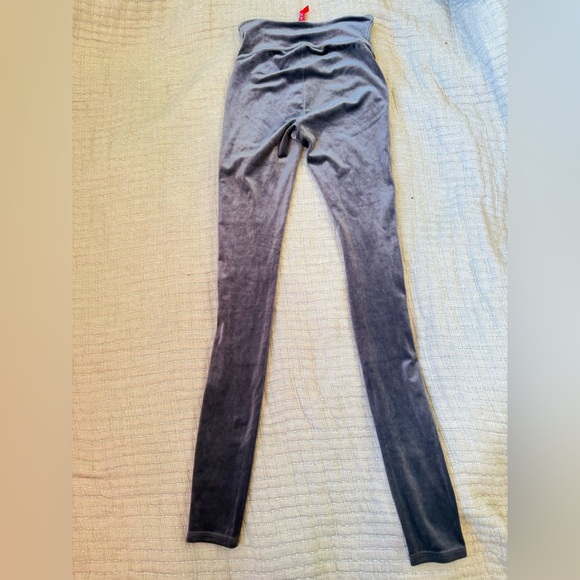 Rare Spanx Velvet Leggings in Color Chrome Size: XS NWOT - Picture 9 of 11